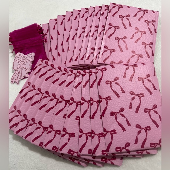 Other - Pink Bubble Mailers & Bows And Shipping Essentials Set